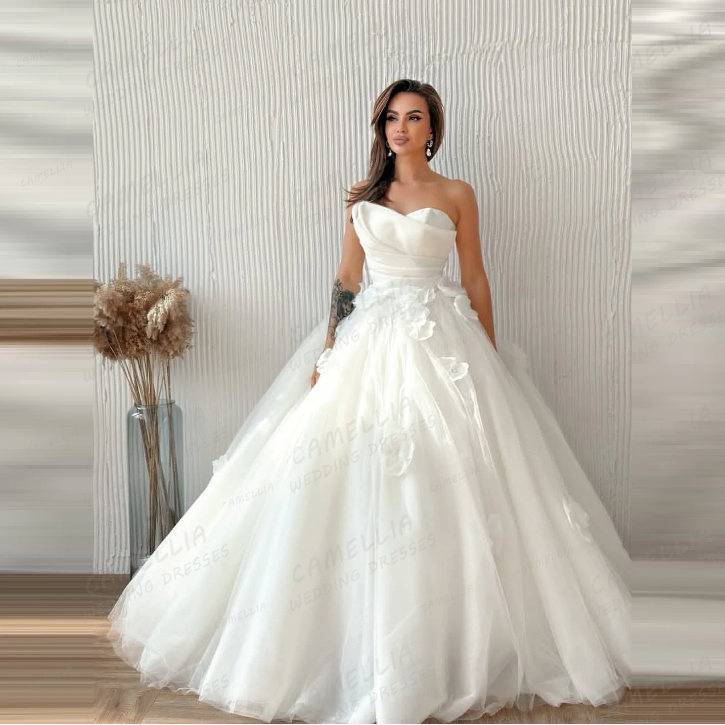 Simple Wedding Dresses Women's A Line Sexy Strapless Flowers Lace Backless Bridal Gowns Tulle Vestidos De Novia Customized 2025
Simple Wedding Dresses Women's A Line Sexy Strapless Flowers Lace Backless Bridal Gowns Tulle Vestidos De Novia Customized 2025