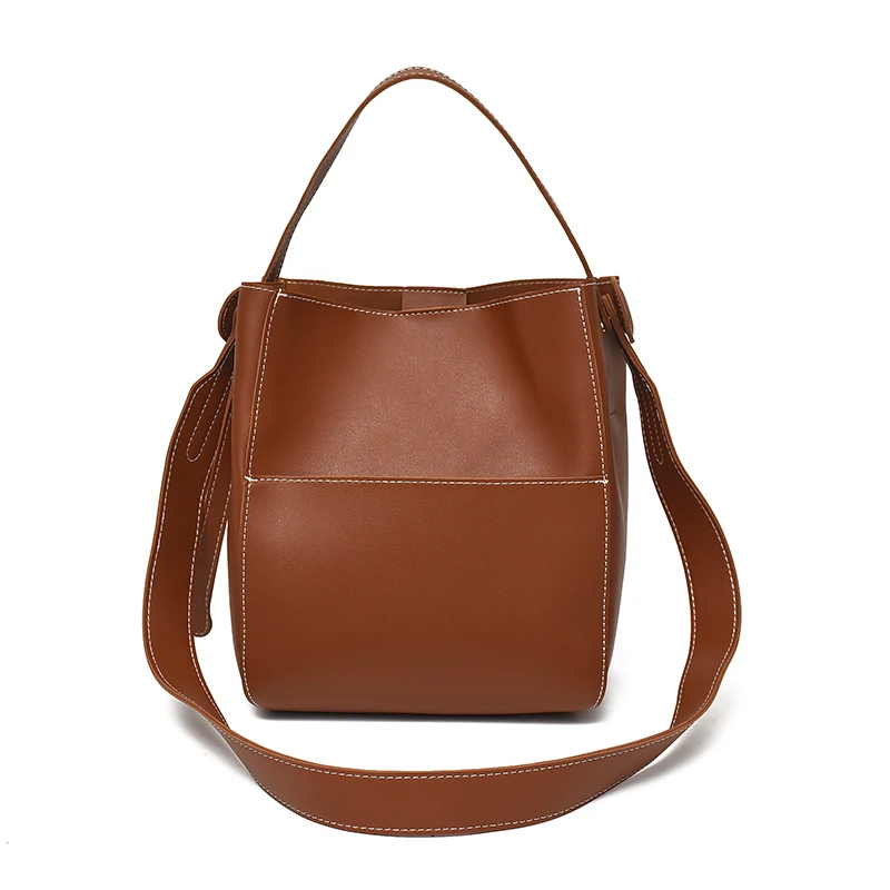 Chic Designer Leather Diaper Bag For Women Minimalist Crossbody Handbag Elegant Vintage Luxury Capacity
Chic Designer Leather Diaper Bag For Women Minimalist Crossbody Handbag Elegant Vintage Luxury Capacity