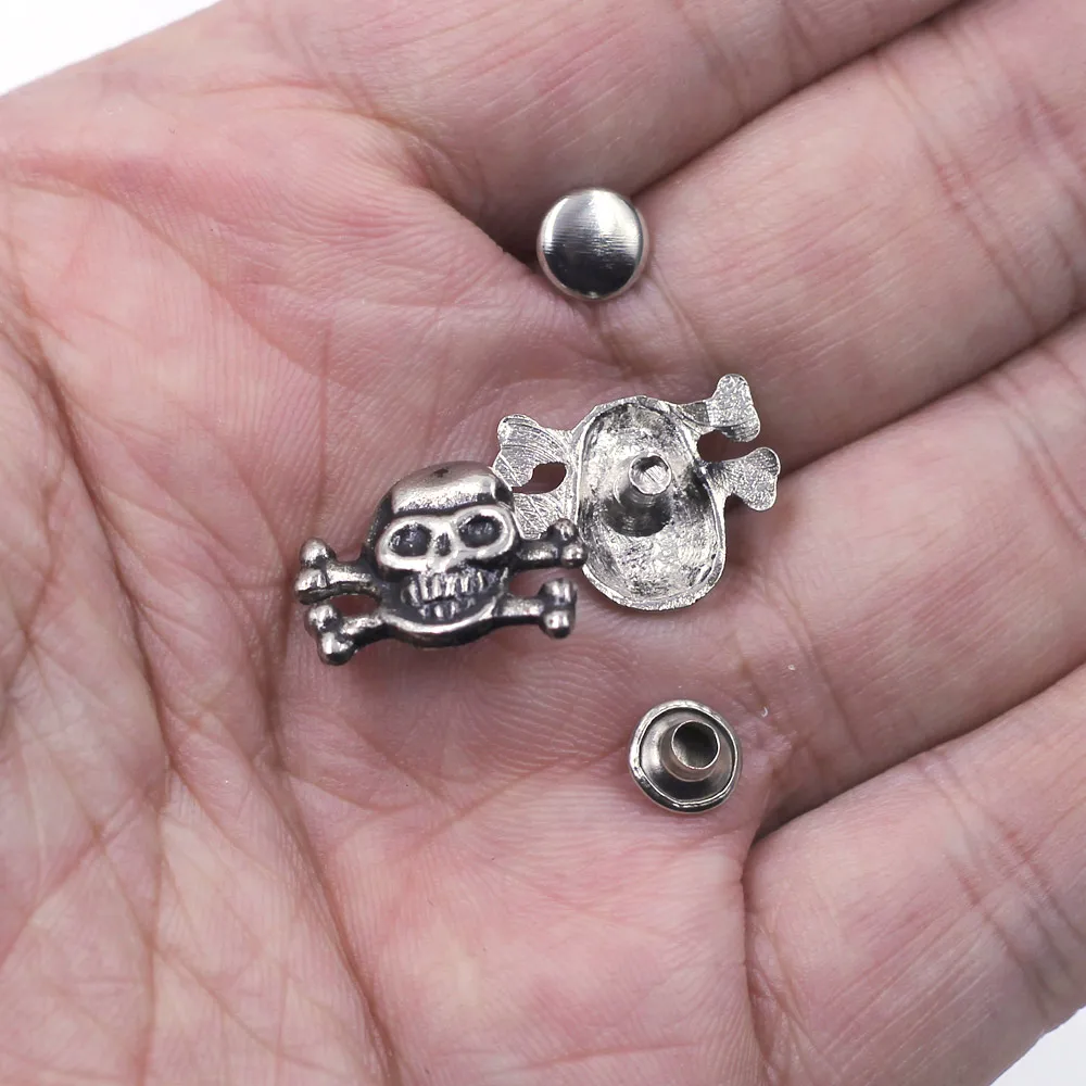 100Sets Punk Skull Skeleton Spike Studs Spots Garment Rivets Antique Silver Tone Fit Shoes Clothing Belt Making 13x17mm
100Sets Punk Skull Skeleton Spike Studs Spots Garment Rivets Antique Silver Tone Fit Shoes Clothing Belt Making 13x17mm