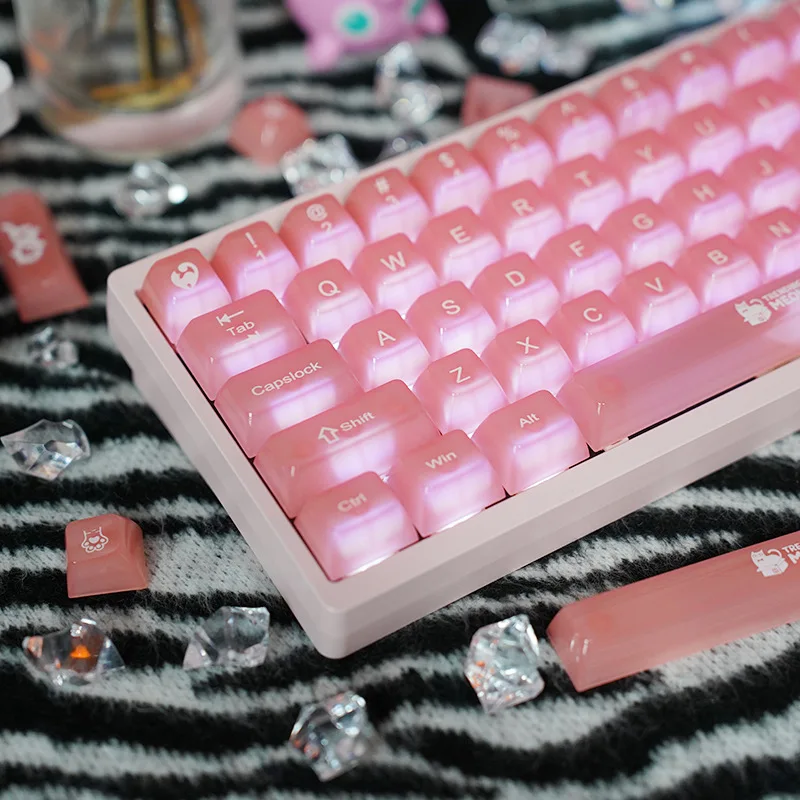 Fog transparent red pink keycap 117 keys high value personalized mechanical PC material
Fog transparent red pink keycap 117 keys high value personalized mechanical PC material