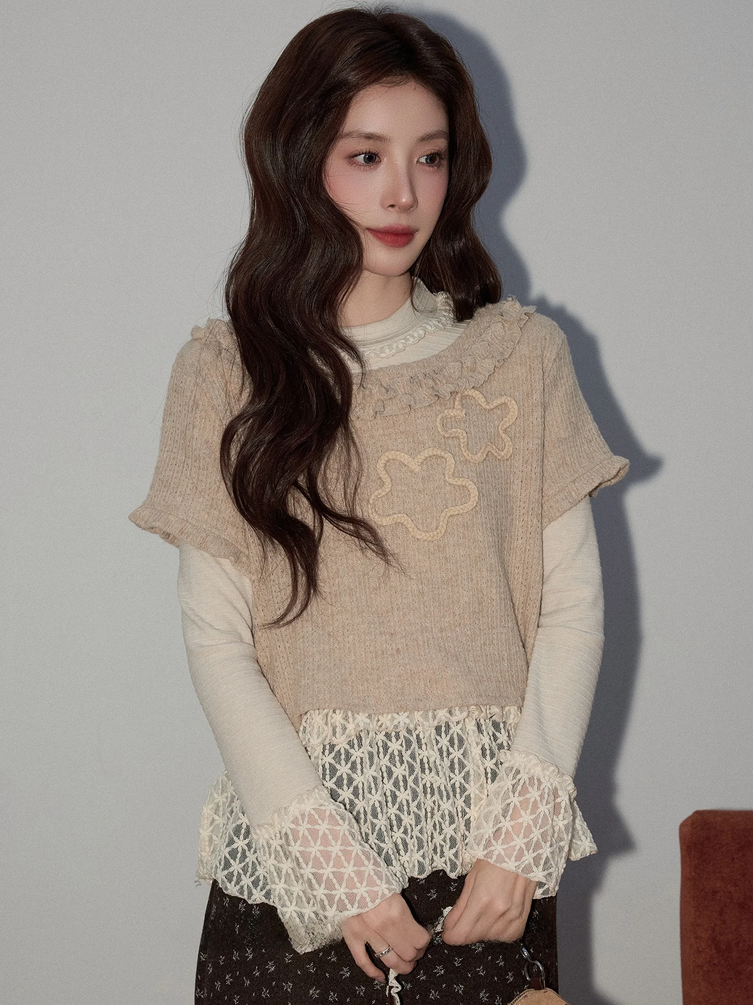 Женский жилет Sweet Sle ort Sve с кружевными вставками, повседневный, свободного кроя, с круглым вырезом, для осенне-зимнего многослойного ношения
Женский жилет Sweet Sle ort Sve с кружевными вставками, повседневный, свободного кроя, с круглым вырезом, для осенне-зимнего многослойного ношения