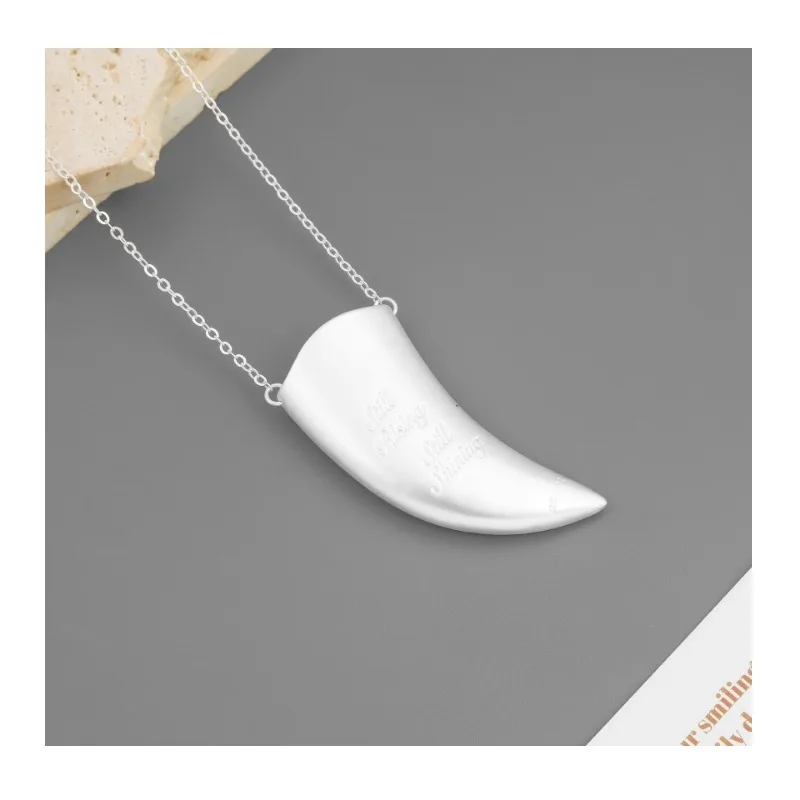 Home Winter Ox Horn Necklace Che Jingyou Simple Elegant High-End Long Ox Horn Collarbone Chain
Home Winter Ox Horn Necklace Che Jingyou Simple Elegant High-End Long Ox Horn Collarbone Chain
