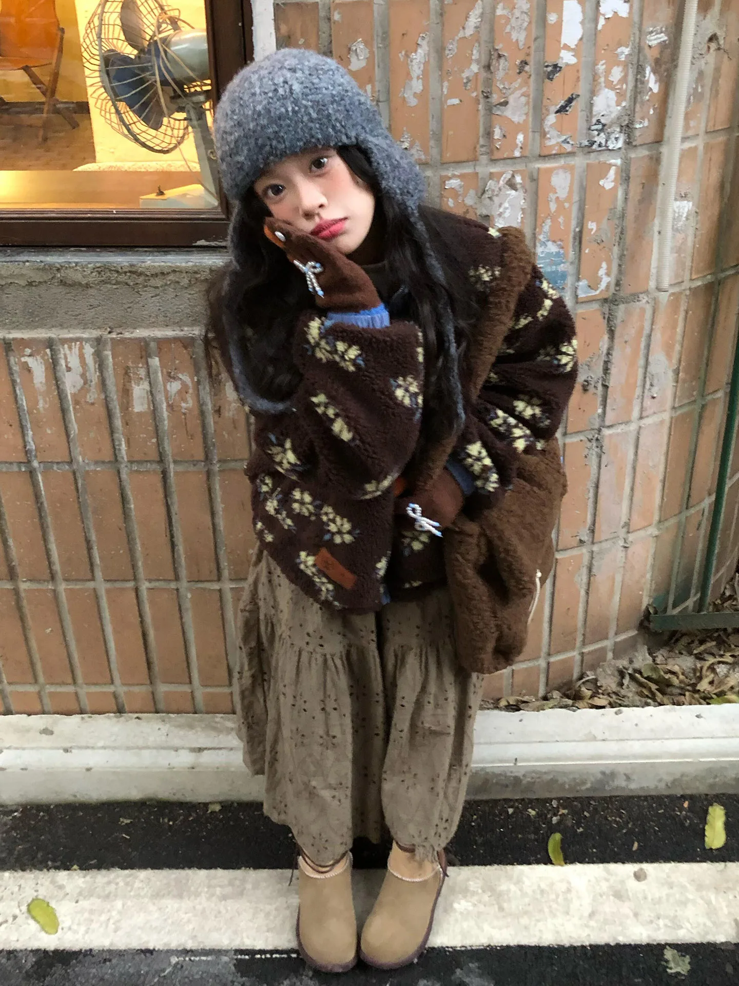 Женский топ из искусственного меха с воротником-стойкой в стиле ретро, осень-зима, новый свободный топ из искусственного меха небольшого размера
Женский топ из искусственного меха с воротником-стойкой в стиле ретро, осень-зима, новый свободный топ из искусственного меха небольшого размера