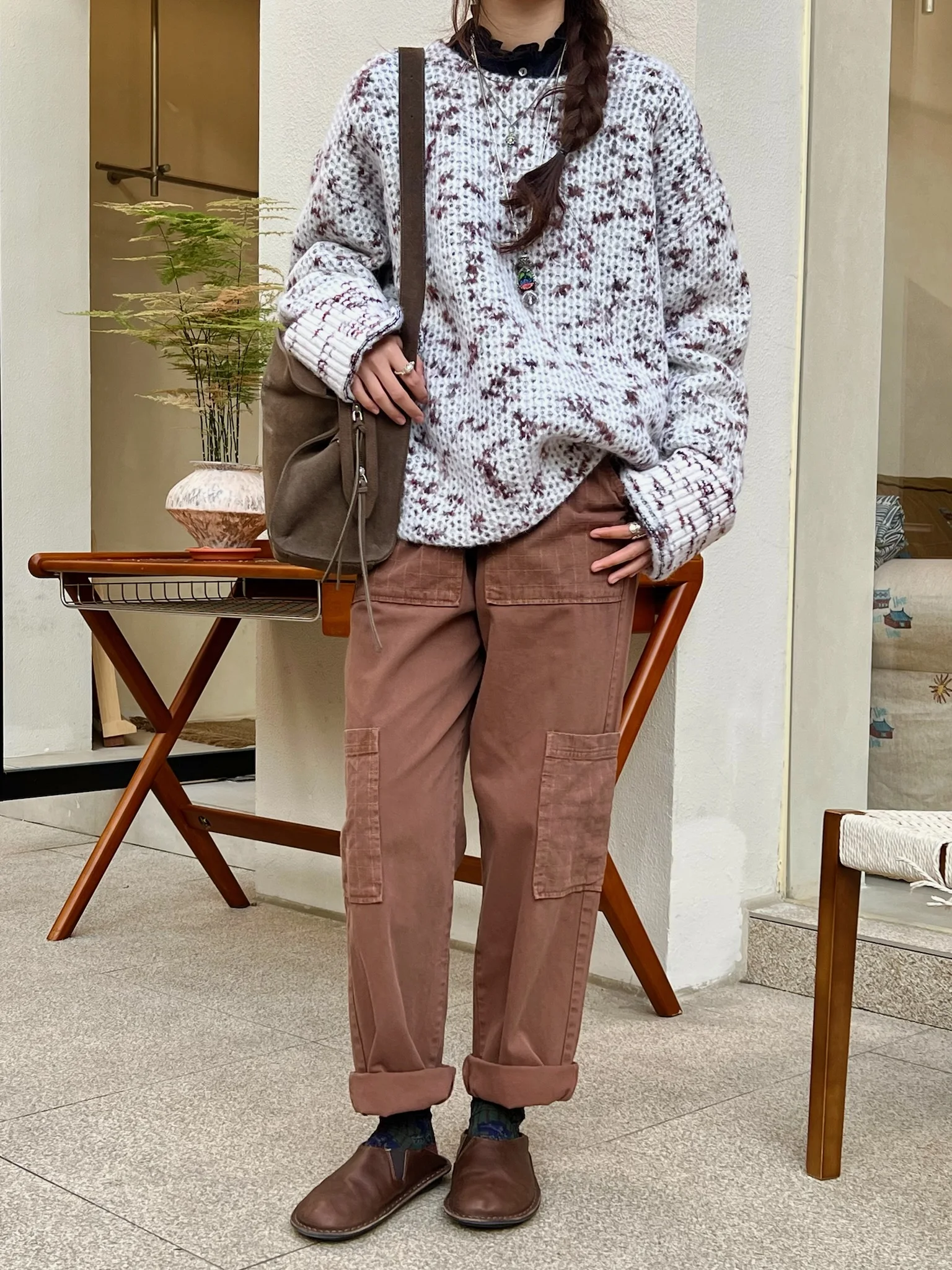 Женские рабочие брюки цвета табака с манжетами, эластичным поясом и декоративными вставками, расклешенные, из хлопка, повседневные
Женские рабочие брюки цвета табака с манжетами, эластичным поясом и декоративными вставками, расклешенные, из хлопка, повседневные