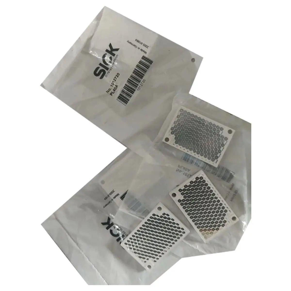 Датчик отражателя PL40A 1012720 для использования с ретроотражающими датчиками
Датчик отражателя PL40A 1012720 для использования с ретроотражающими датчиками