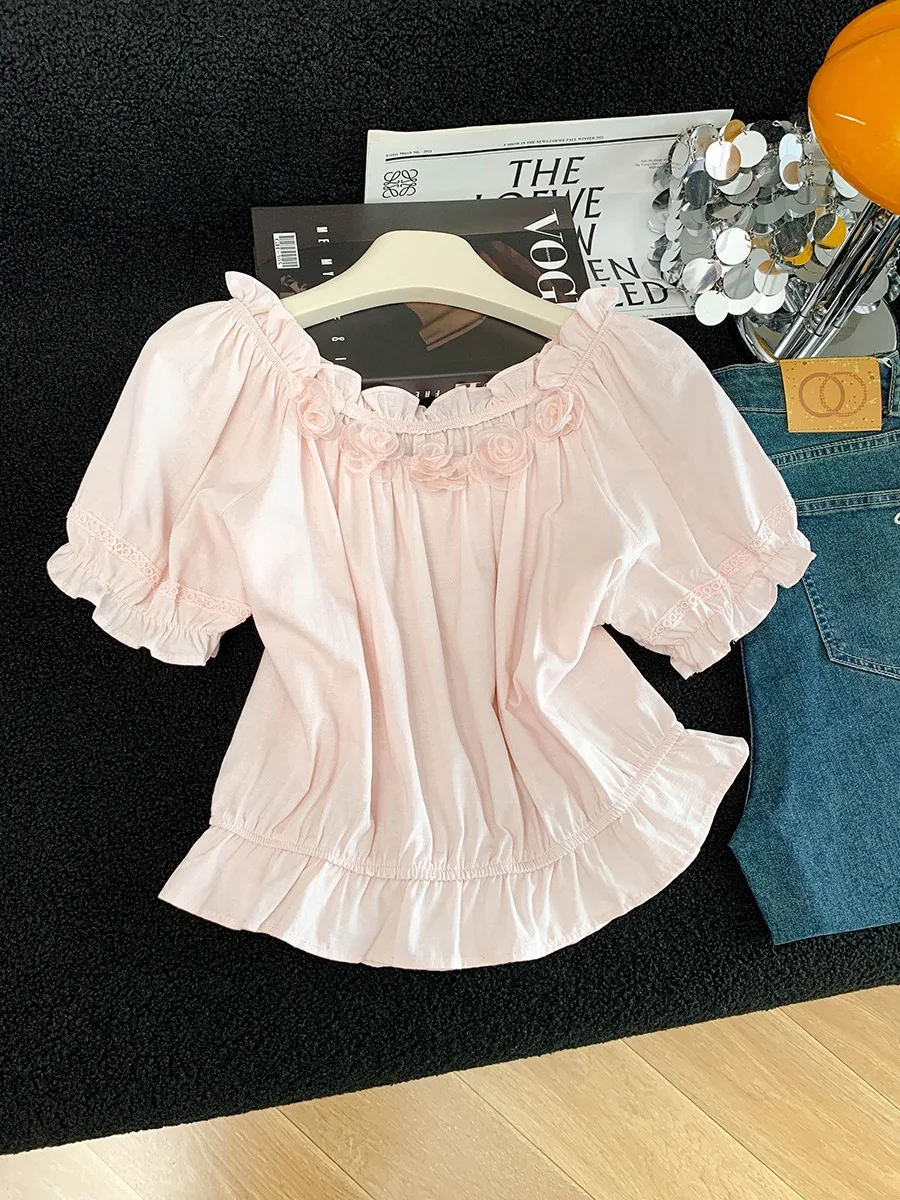 Pink Lace Ear Bubble Sleeve Shirt Women's Summer New Design Sensation Three-Dimensional Flower One-Shoulder Short Sleeve Top
Pink Lace Ear Bubble Sleeve Shirt Women's Summer New Design Sensation Three-Dimensional Flower One-Shoulder Short Sleeve Top