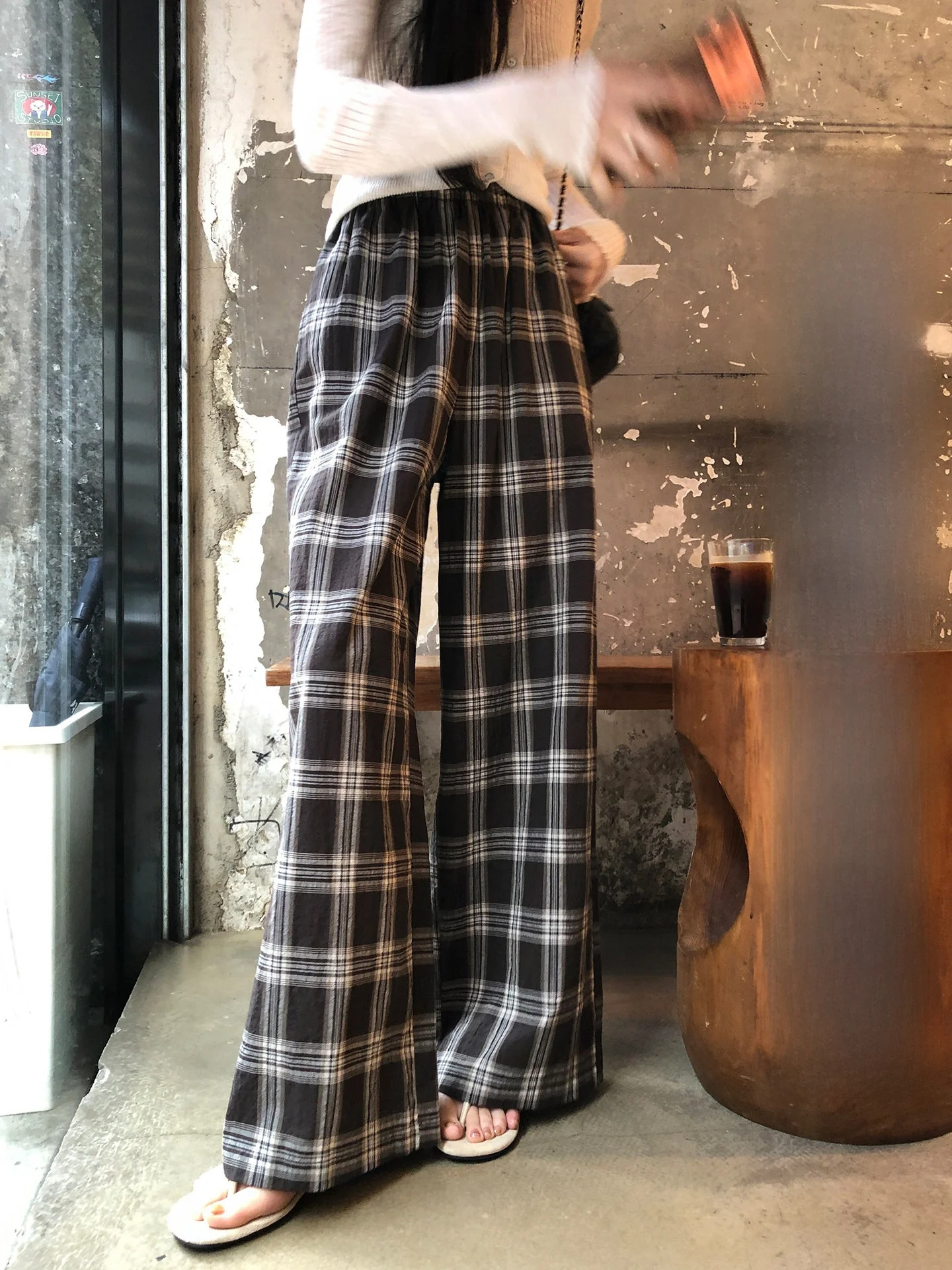 Aboutpoem Vintage Plaid Wide Leg Pants Women's Elastic Waist Casual Long Pants Commute Pants Loose Texture Cotton Blend
Aboutpoem Vintage Plaid Wide Leg Pants Women's Elastic Waist Casual Long Pants Commute Pants Loose Texture Cotton Blend
