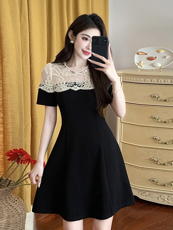 Elegant Hepburn Style Little Black Dress Lace Panel Slimming Midi Skirt French Style Summer New Arrival Women's Dress
Elegant Hepburn Style Little Black Dress Lace Panel Slimming Midi Skirt French Style Summer New Arrival Women's Dress