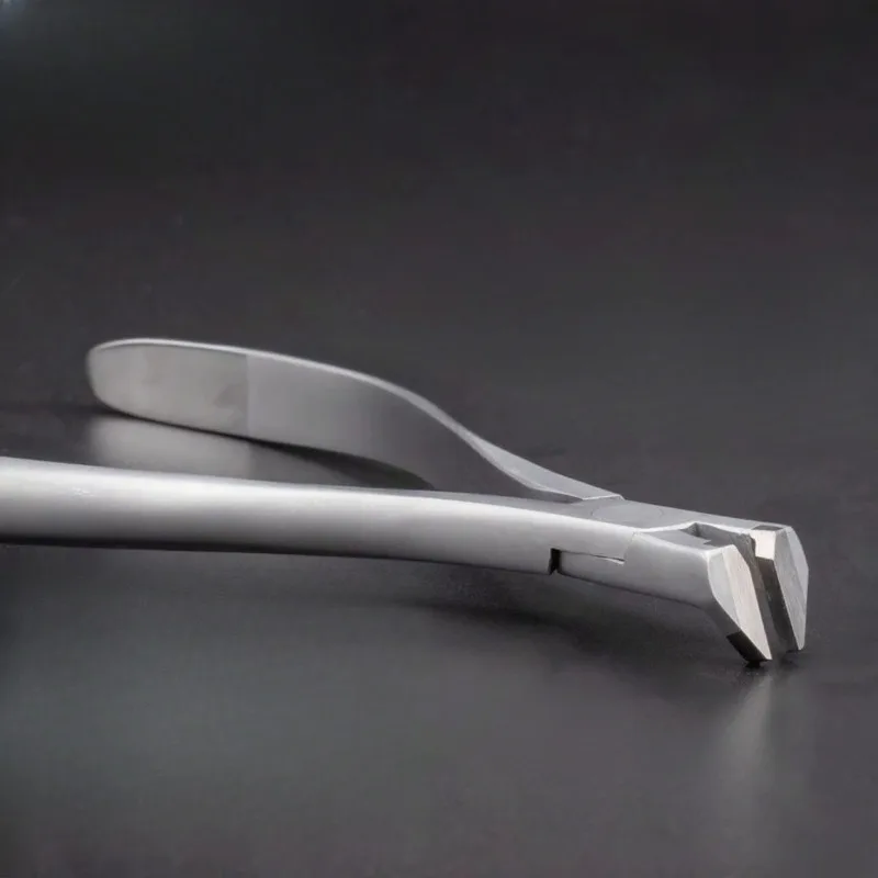 Стоматологические плоскогубцы для резки проволоки на расстоянии Ортодонтические плоскогубцы для резки проволоки Стоматологические плоскогубцы с длинной ручкой, стоматологические плоскогубцы.
Стоматологические плоскогубцы для резки проволоки на расстоянии Ортодонтические плоскогубцы для резки проволоки Стоматологические плоскогубцы с длинной ручкой, стоматологические плоскогубцы.