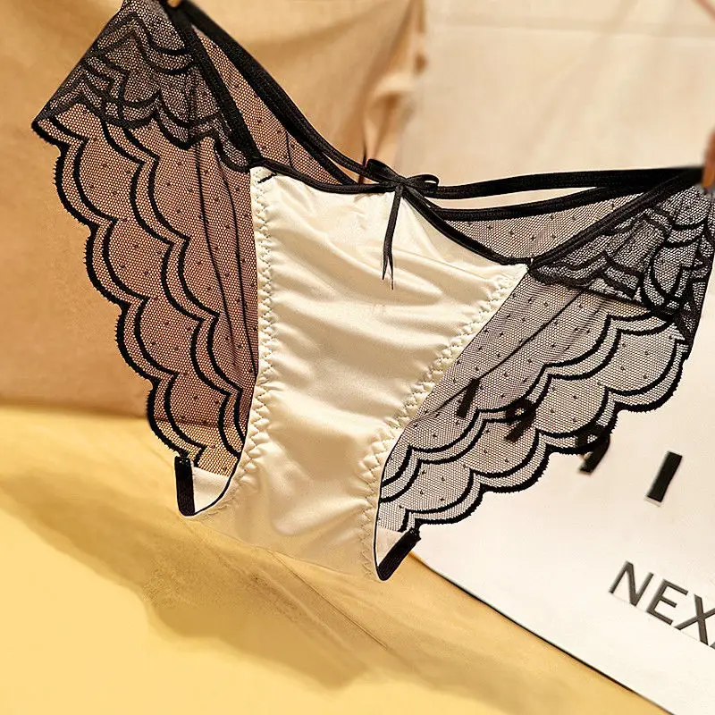 French Light Luxury Romantic Lace Women's Panties Hollow Sexy Comfort Walsatin Material Seamless Stretch Briefs Smooth and Soft
French Light Luxury Romantic Lace Women's Panties Hollow Sexy Comfort Walsatin Material Seamless Stretch Briefs Smooth and Soft