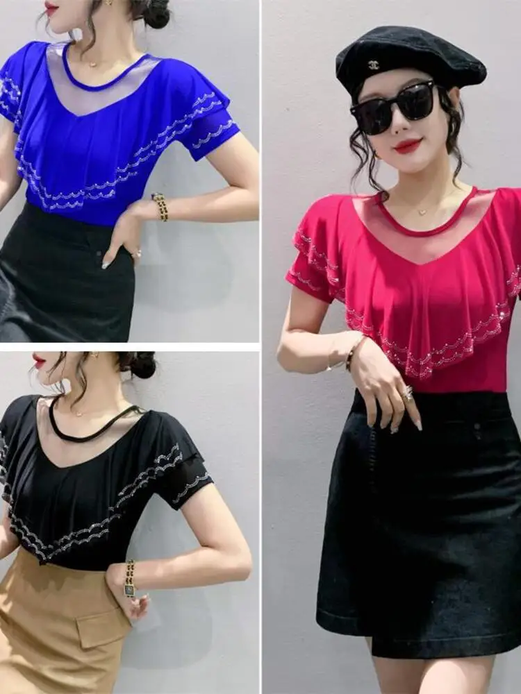 2023 Summer New Mesh Splicing Heavy Industry Hot Rolled Fashion V-neck Ruffle Edge Diamond Short sleeved Women
2023 Summer New Mesh Splicing Heavy Industry Hot Rolled Fashion V-neck Ruffle Edge Diamond Short sleeved Women