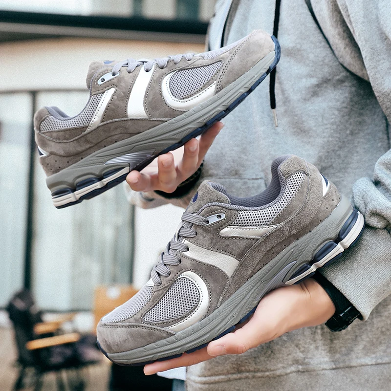 Same Style for Men and Women Leather Casual Shoes Lace up daddy shoes Running Shoes Distressed Retro New High Quality
Same Style for Men and Women Leather Casual Shoes Lace up daddy shoes Running Shoes Distressed Retro New High Quality