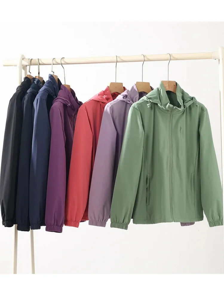 Усовершенствованная ветрозащитная, водонепроницаемая, дышащая куртка-софтшелл для мужчин и женщин, осенне-зимняя повседневная куртка с капюшоном
Усовершенствованная ветрозащитная, водонепроницаемая, дышащая куртка-софтшелл для мужчин и женщин, осенне-зимняя повседневная куртка с капюшоном