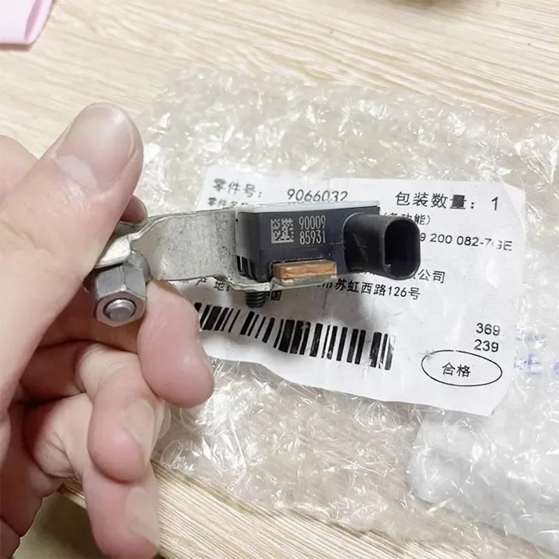 13599061 13517343 13599061 Battery Sensor For Cadillac ATS CTS 4 Cyl 2.0L 2.5L 6 Cyl 3.6L 12V 2016 2017 Auto Part
13599061 13517343 13599061 Battery Sensor For Cadillac ATS CTS 4 Cyl 2.0L 2.5L 6 Cyl 3.6L 12V 2016 2017 Auto Part