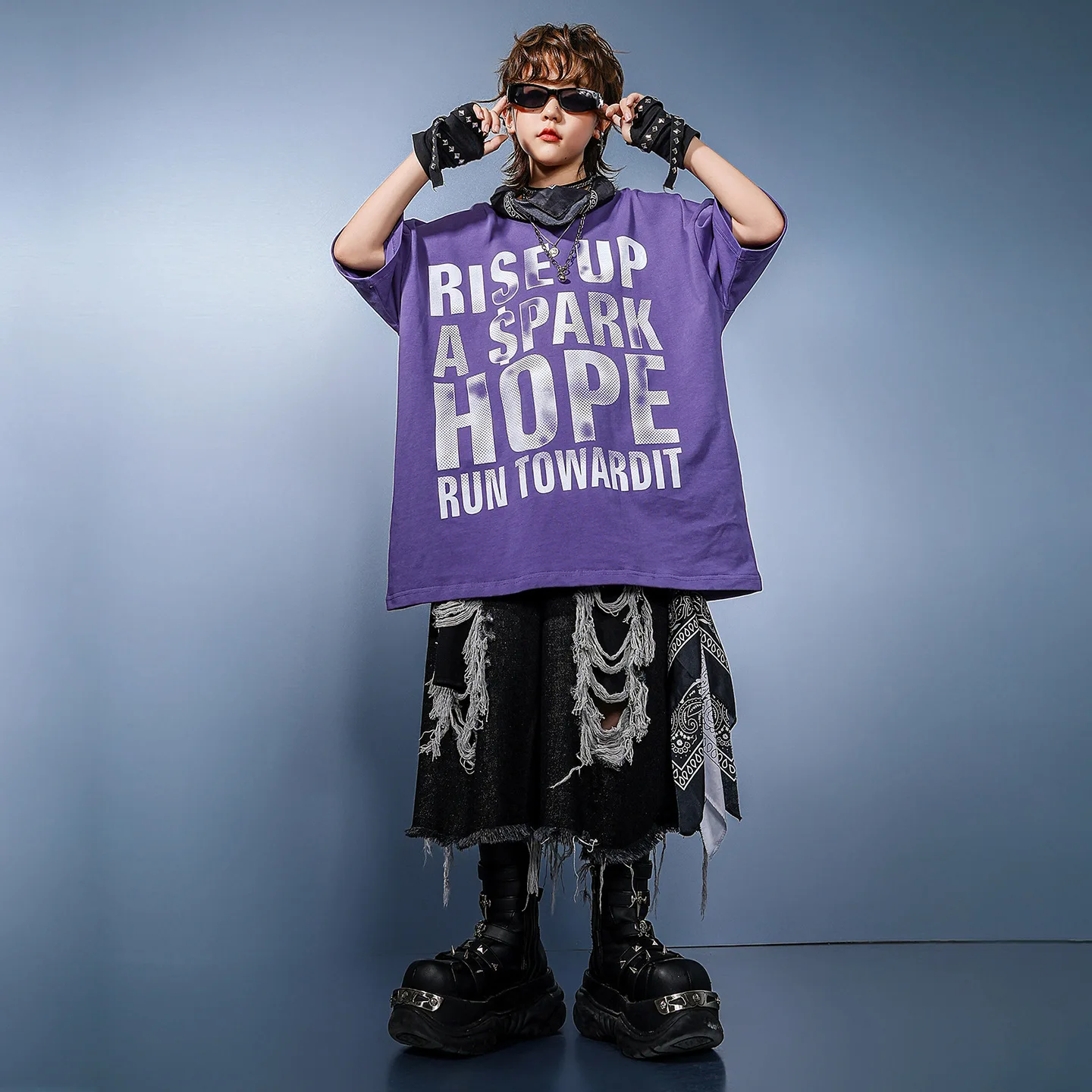Kid Hip Hop Clothing Purple Letters T Shirt Black Distressed Ripped Jeans Shorts Middle Pants for Girl Boy Dance Costume Clothes
Kid Hip Hop Clothing Purple Letters T Shirt Black Distressed Ripped Jeans Shorts Middle Pants for Girl Boy Dance Costume Clothes