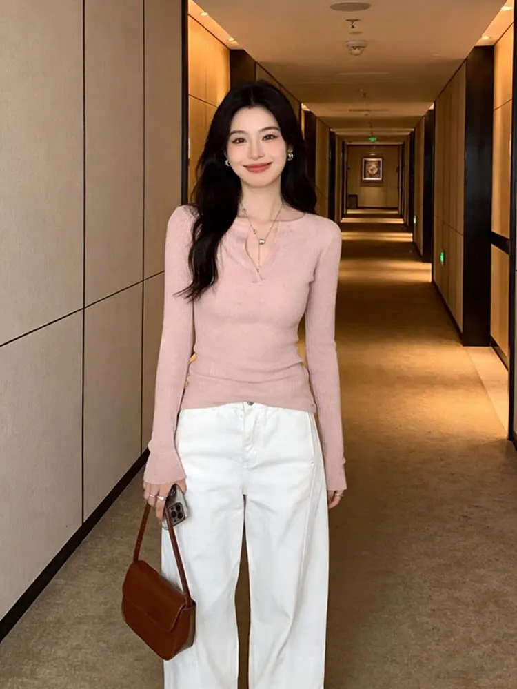 Stunning V-Neck Knitwear Women's Slim Fit Base Layer Top Beautiful Fashionable Casual Style Regular Sleeve Pure Color
Stunning V-Neck Knitwear Women's Slim Fit Base Layer Top Beautiful Fashionable Casual Style Regular Sleeve Pure Color