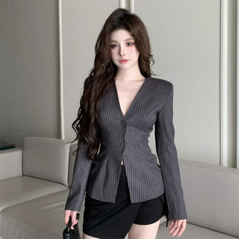 Gray Striped Short Suit Jacket Women's Autumn 2026 New Long Sleeve Waist-Cinching Slim Fit V-Neck Open Cardigan Western Top
Gray Striped Short Suit Jacket Women's Autumn 2026 New Long Sleeve Waist-Cinching Slim Fit V-Neck Open Cardigan Western Top
