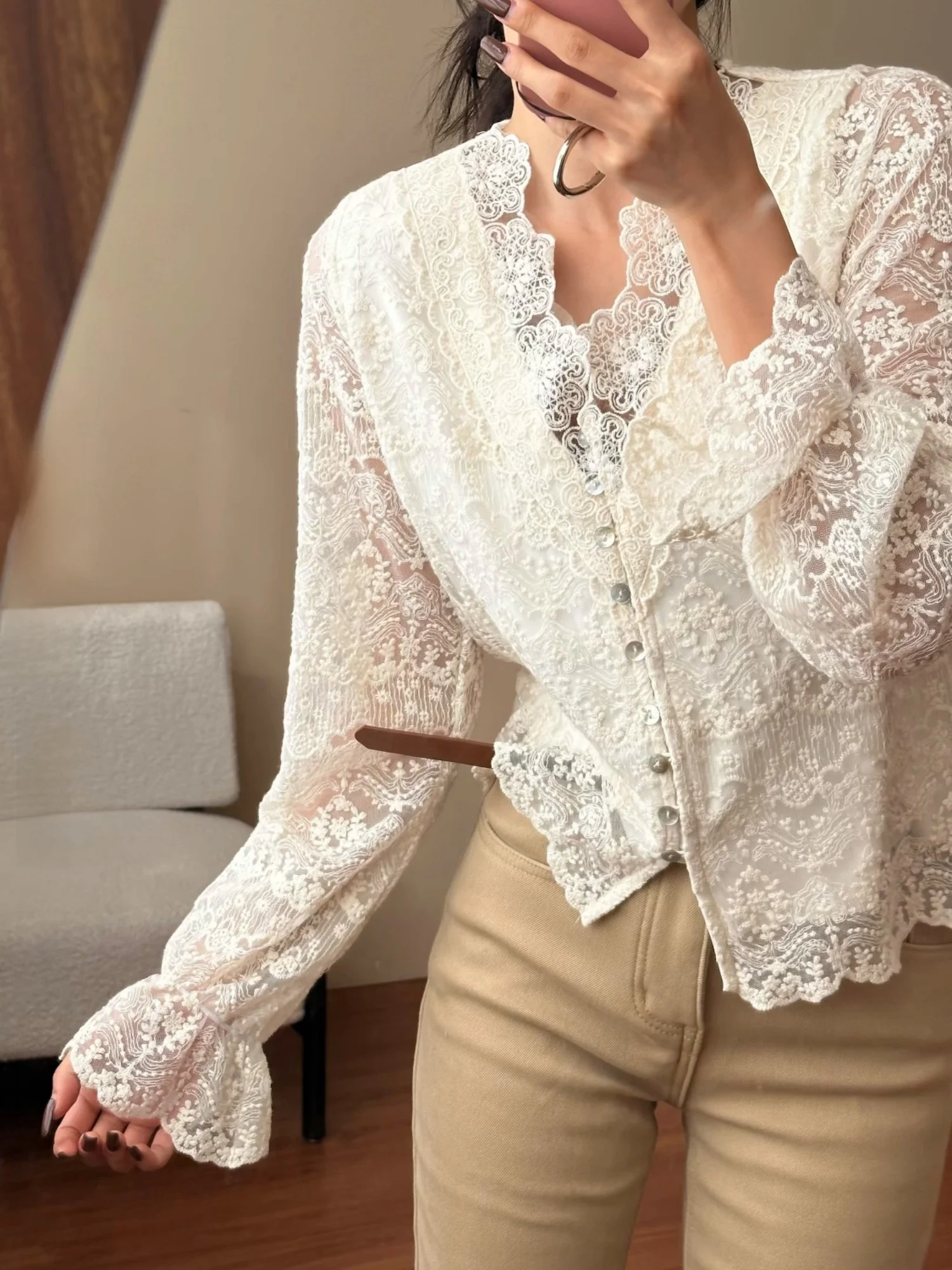 Женский вязаный пуловер Ele с кружевной отделкой и флисовой подкладкой, модный базовый топ с V-образным вырезом и длинными рукавами, зима 2024
Женский вязаный пуловер Ele с кружевной отделкой и флисовой подкладкой, модный базовый топ с V-образным вырезом и длинными рукавами, зима 2024