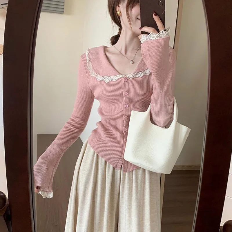 Women Clothing Temperament Elegant Lace Turn-down Collar Sweaters Autumn Winter Fashion Flare Sleeve Soft Knitted Cardigan
Women Clothing Temperament Elegant Lace Turn-down Collar Sweaters Autumn Winter Fashion Flare Sleeve Soft Knitted Cardigan