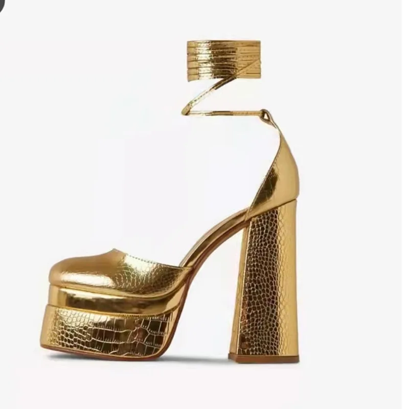 2024 Double Layered Water Table Baotou Square Head Hollow Women'sstrap Sandals with Thick Heels and Ultra-High Heels
2024 Double Layered Water Table Baotou Square Head Hollow Women'sstrap Sandals with Thick Heels and Ultra-High Heels