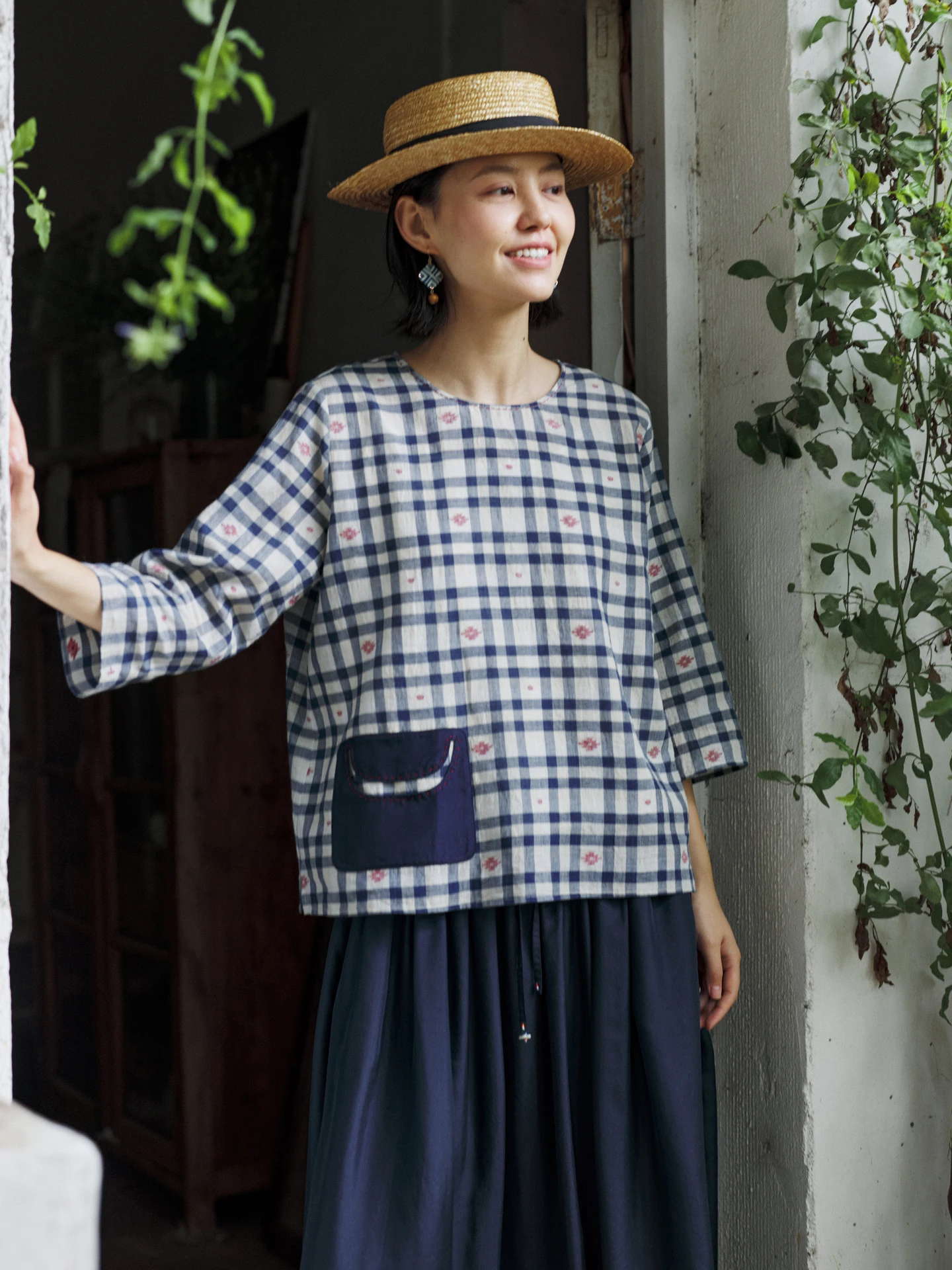 Ручная работа: хлопковая женская рубашка с цветочным принтом Jani, сине-красный узор, повседневная летняя мода
Ручная работа: хлопковая женская рубашка с цветочным принтом Jani, сине-красный узор, повседневная летняя мода