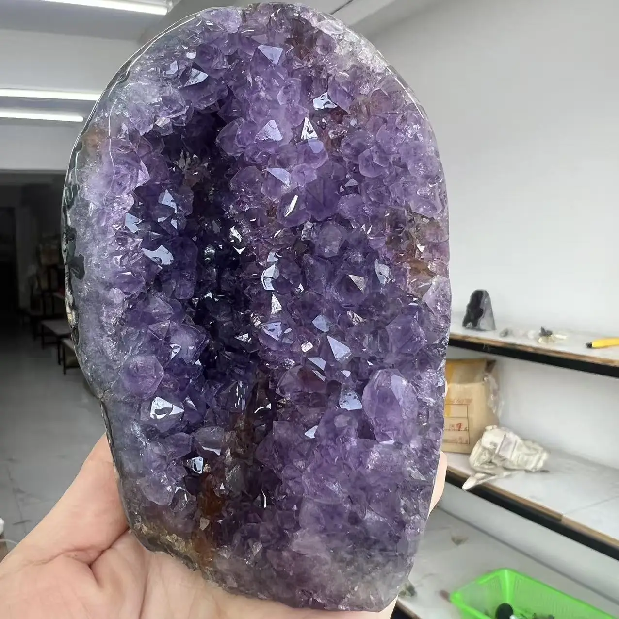 920g 11cm Natural Uruguay Dream Amethyst Quartz Crystal Cluster stand
920g 11cm Natural Uruguay Dream Amethyst Quartz Crystal Cluster stand