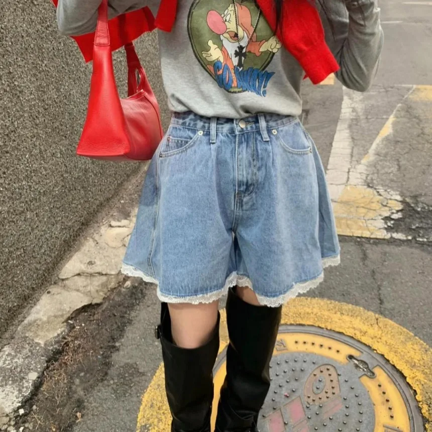 High Waist Wide Leg Short Jeans Women's Summer Fashion Chic Sweet Girl Lace Cool Sister Versatile Cotton Denim Shorts
High Waist Wide Leg Short Jeans Women's Summer Fashion Chic Sweet Girl Lace Cool Sister Versatile Cotton Denim Shorts