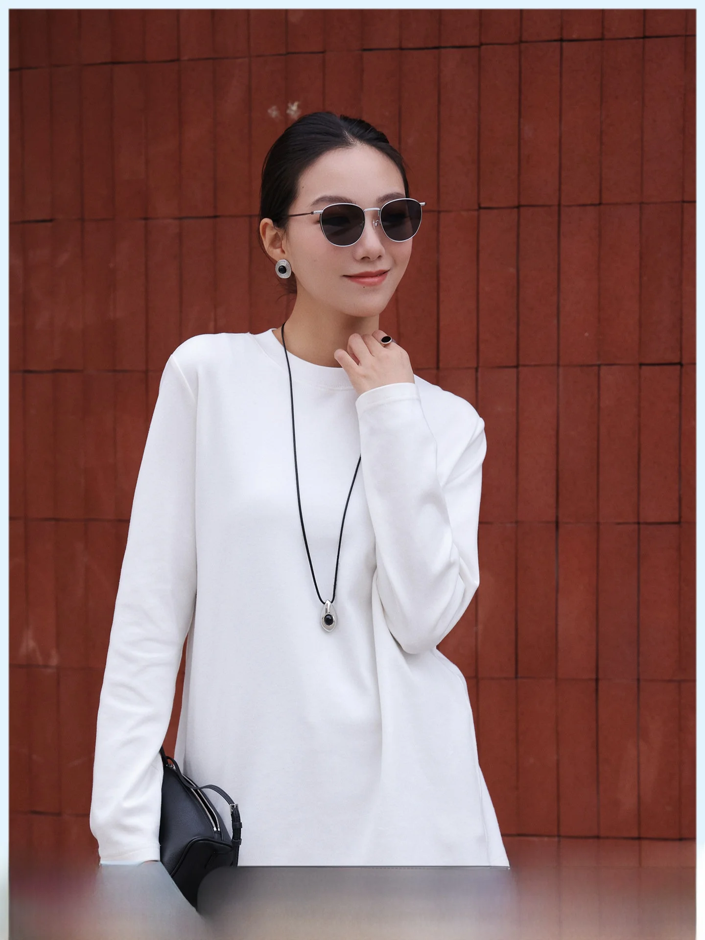 Casual Cotton Long Sleeve round Neck Base Shirt Commute Inner Wear Top Women Spring New Style Breathable Comfortable Loose Fit
Casual Cotton Long Sleeve round Neck Base Shirt Commute Inner Wear Top Women Spring New Style Breathable Comfortable Loose Fit