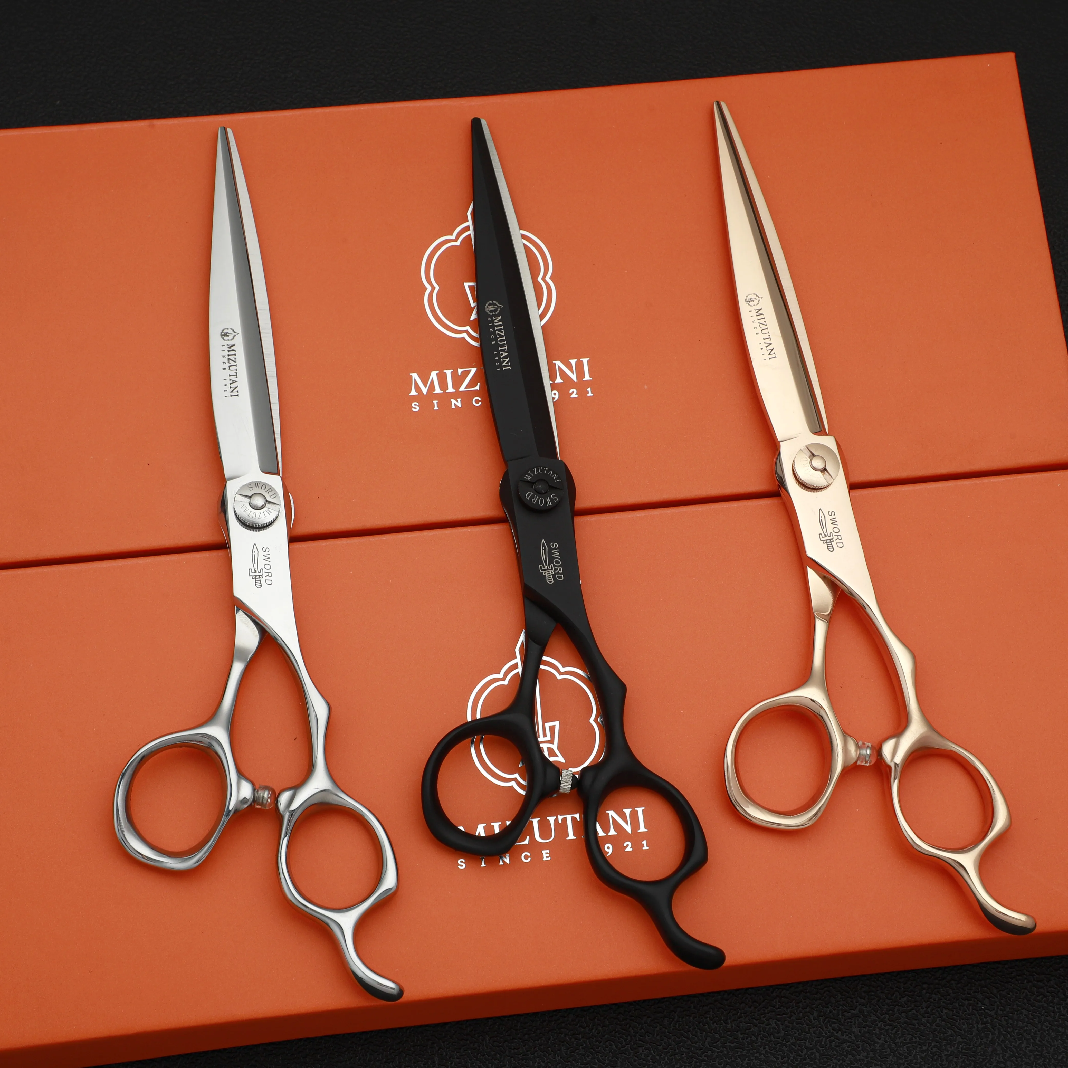 MIZUTANI barber Scissors professional hairdressing scissors 6.0 inch VG10 material Hair cutting machine Hair cutting scissors
MIZUTANI barber Scissors professional hairdressing scissors 6.0 inch VG10 material Hair cutting machine Hair cutting scissors