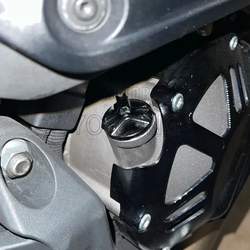 Motorcycle For DUCATI 748 748S 748R 1994 1995 - 2003 M19*2.5 Aluminum Engine Oil Cup Fuel Filler Tank Cap Cover 749 S R 03- 2006
Motorcycle For DUCATI 748 748S 748R 1994 1995 - 2003 M19*2.5 Aluminum Engine Oil Cup Fuel Filler Tank Cap Cover 749 S R 03- 2006