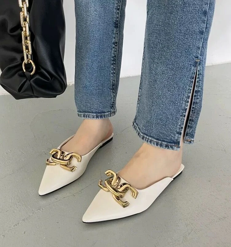 2023 Pointed Large Cool Drag Slippers Low Heel Flat Footwear PVC Upper Women's Sandals Comfortable Slip-On Shoes
2023 Pointed Large Cool Drag Slippers Low Heel Flat Footwear PVC Upper Women's Sandals Comfortable Slip-On Shoes