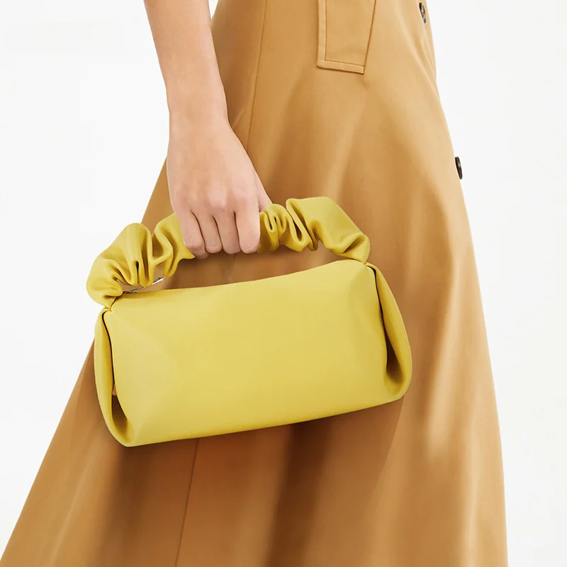 1pc ins solid color simple portable cloud bag niche texture pu leather pleated women's cosmetic bag
1pc ins solid color simple portable cloud bag niche texture pu leather pleated women's cosmetic bag