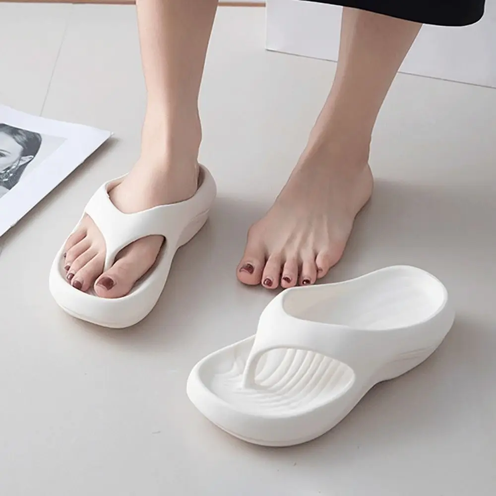 Lightweight Anti Slip Flip Flops Thick Sole Comfortable Sandals Breathable Waterproof Beach Sandals for hotel outdoor wear
Lightweight Anti Slip Flip Flops Thick Sole Comfortable Sandals Breathable Waterproof Beach Sandals for hotel outdoor wear