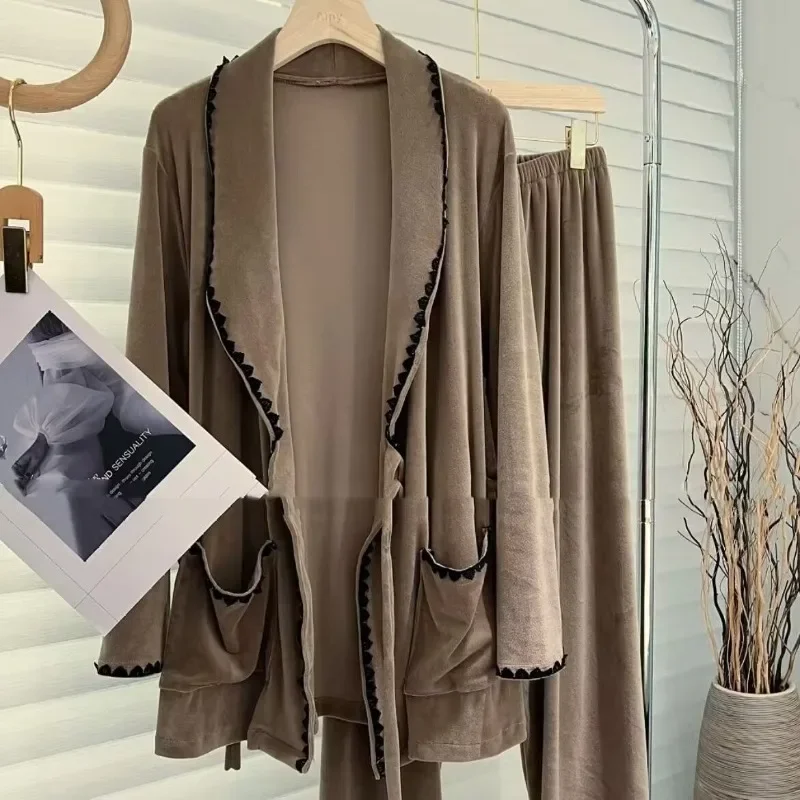 Spring High-grade Pajamas Women Winter Fine Velvet Home Wear Fashion Island Velvet Mid-length Can Be Worn Outside Nightgown Set
Spring High-grade Pajamas Women Winter Fine Velvet Home Wear Fashion Island Velvet Mid-length Can Be Worn Outside Nightgown Set