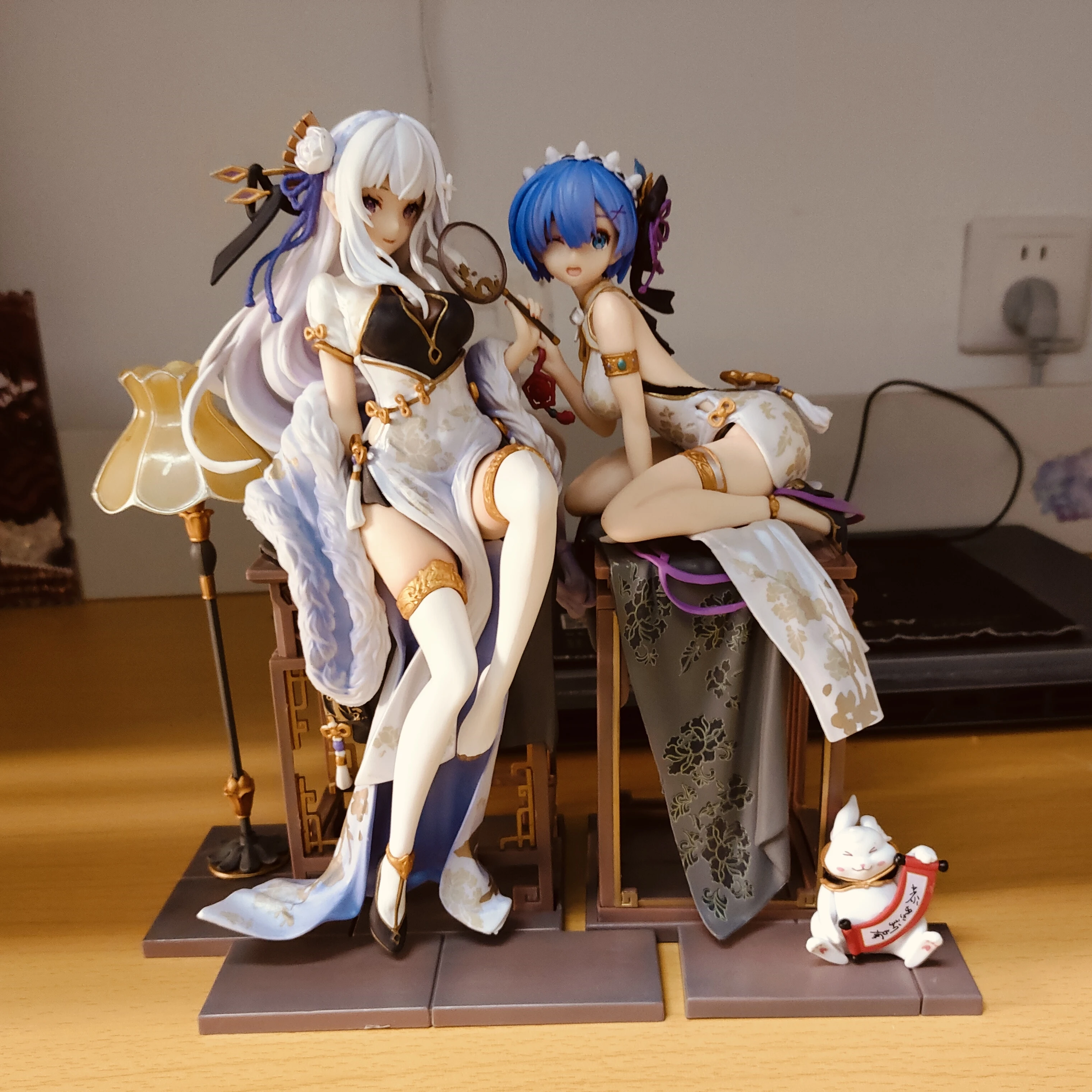 Rem Emilia Action Figure Anime Re:Life In A Different World From Zero 1/7 Chinese Style Cheongsam Figurine Collectible Model Toy
Rem Emilia Action Figure Anime Re:Life In A Different World From Zero 1/7 Chinese Style Cheongsam Figurine Collectible Model Toy