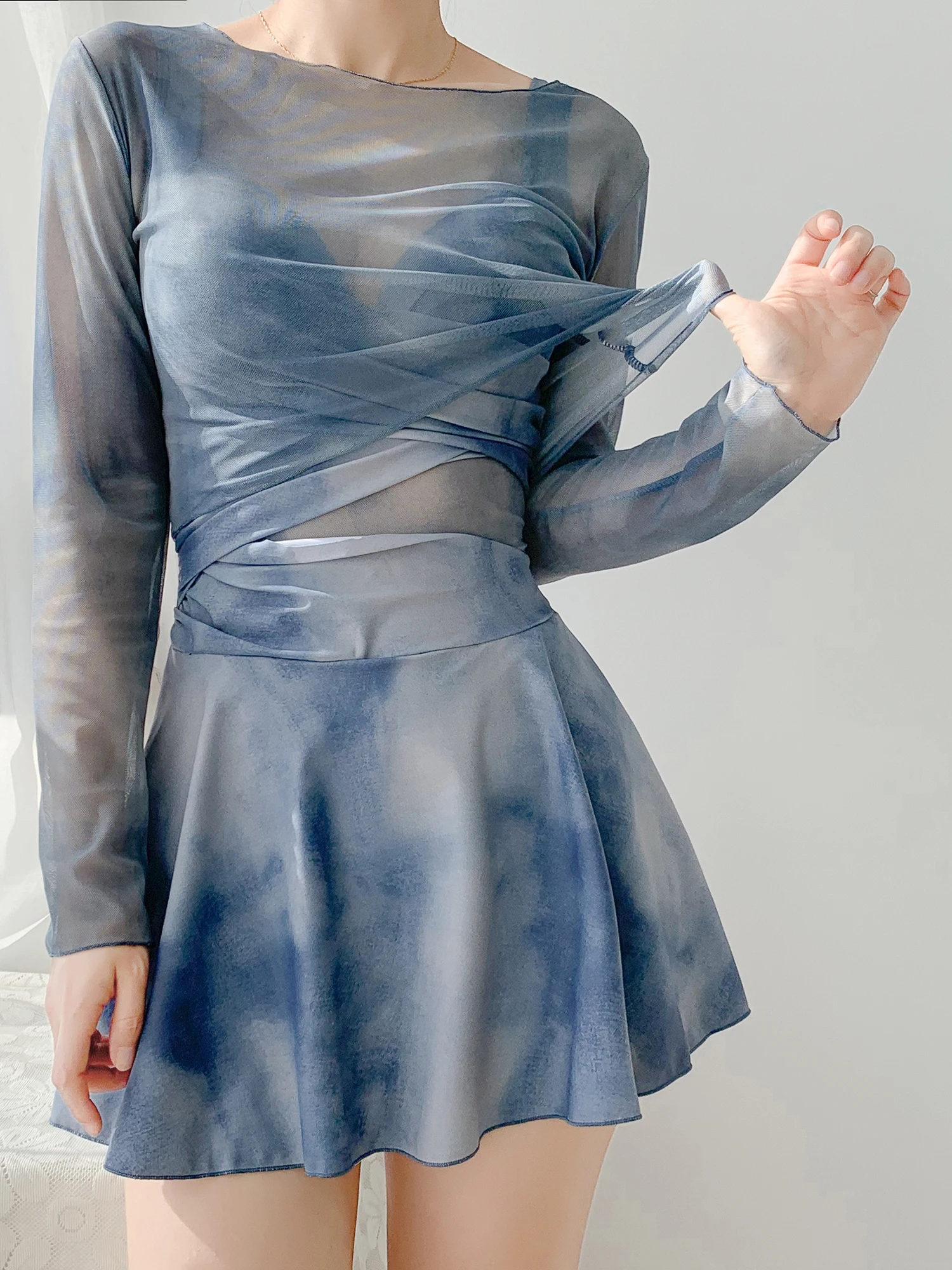 Новый женский слитный купальник 2026 года для термальных источников: элегантный, соблазнительный, с эффектом пуш-ап, премиум-класса, для отдыха и плавания
Новый женский слитный купальник 2026 года для термальных источников: элегантный, соблазнительный, с эффектом пуш-ап, премиум-класса, для отдыха и плавания