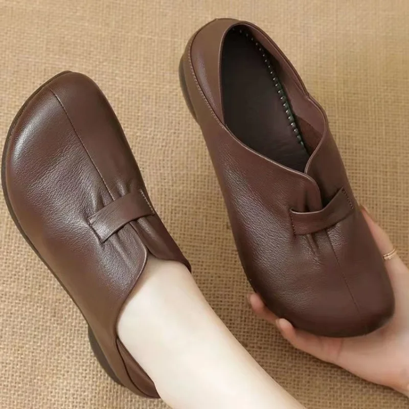 Real soft leather mom shoes 2025 new spring round toe retro lazy shoes classic soft sole breathable single shoe for women
Real soft leather mom shoes 2025 new spring round toe retro lazy shoes classic soft sole breathable single shoe for women