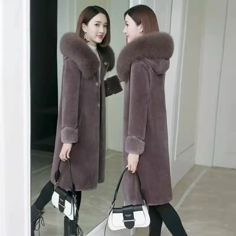 2024 Winter Luxury Fur Coat with Hood for Women Female Hooded Black Natural Jacket Full Sleeves Plus Size P6
2024 Winter Luxury Fur Coat with Hood for Women Female Hooded Black Natural Jacket Full Sleeves Plus Size P6