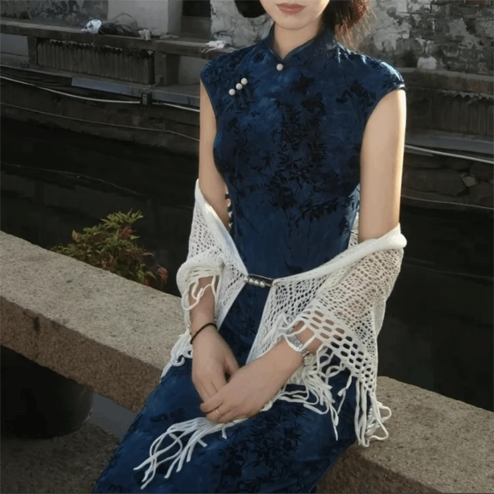 Vintage Solid Color Women's Shawls Handmade Hollow Tassel Scarf Cheongsam Accessories Floral Fringes Wraps Ladies
Vintage Solid Color Women's Shawls Handmade Hollow Tassel Scarf Cheongsam Accessories Floral Fringes Wraps Ladies