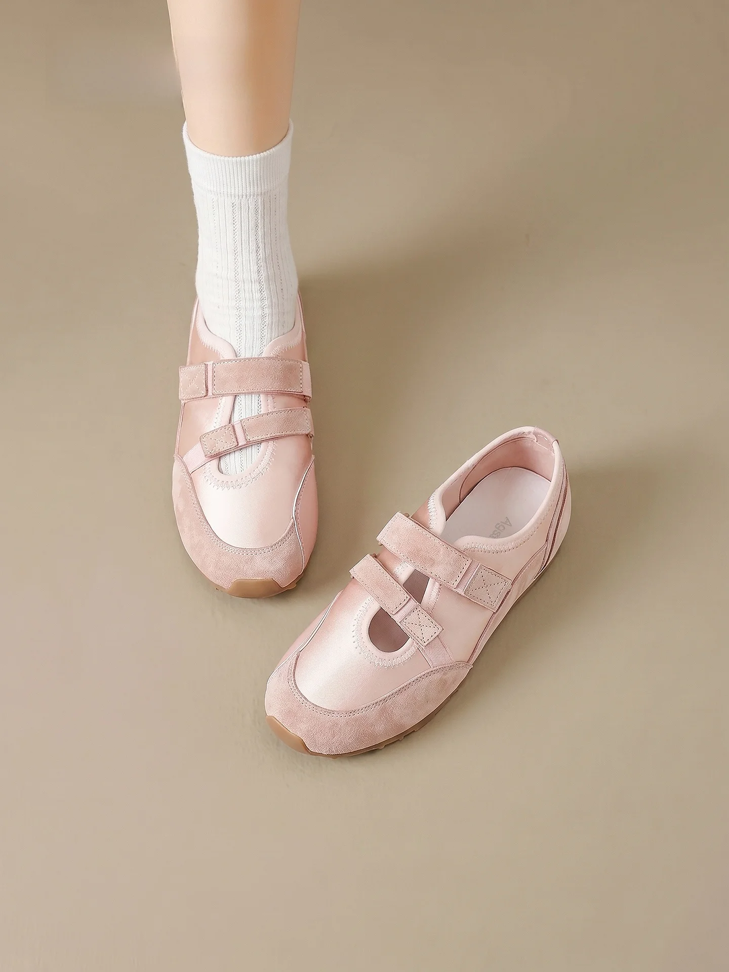 Agsdon Ballet Flat Shoes Women's 2026 New Summer Hollow out Breathable Magic Tape Sports Mary Jane Training Shoes Cool
Agsdon Ballet Flat Shoes Women's 2026 New Summer Hollow out Breathable Magic Tape Sports Mary Jane Training Shoes Cool