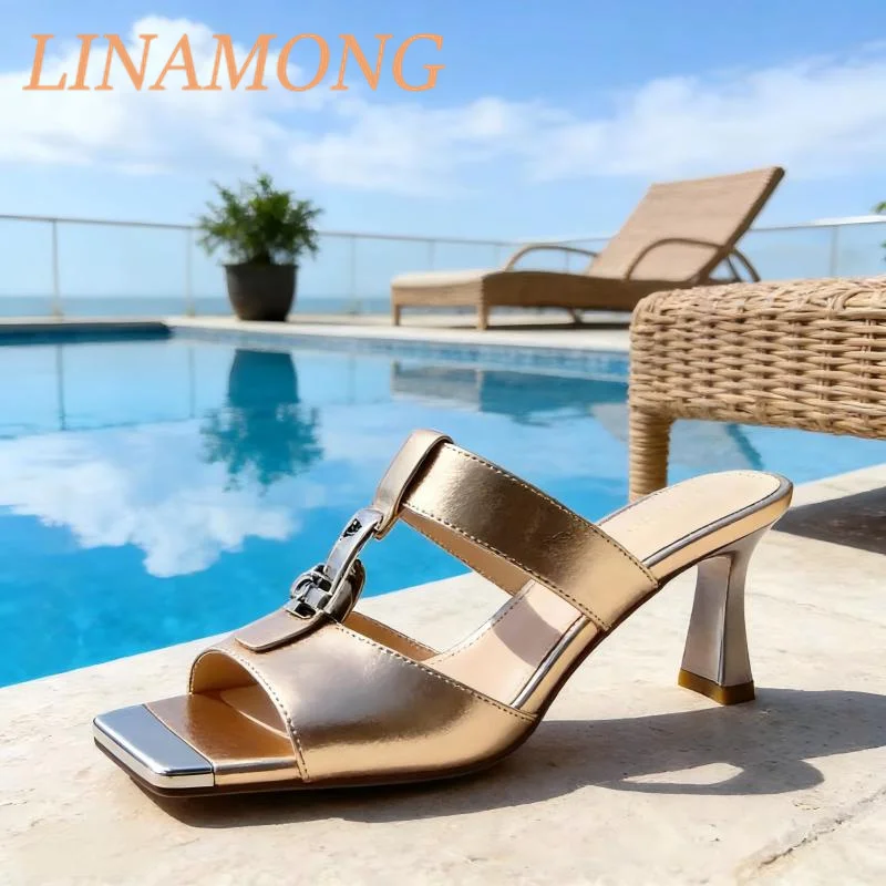 Square Headed One-Piece Slippers Metal Scalp Buckle Decoration Exposed Toe Back Empty Red Leather Fashion Thick Heel Sandals
Square Headed One-Piece Slippers Metal Scalp Buckle Decoration Exposed Toe Back Empty Red Leather Fashion Thick Heel Sandals