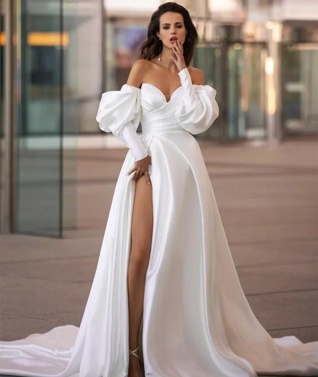 Elegant V-Neck Satin Wedding Dresses With Pockets A-Line Ivory Prom Dresses Pleated Sweep Train Women Bridal Evening Party Gowns
Elegant V-Neck Satin Wedding Dresses With Pockets A-Line Ivory Prom Dresses Pleated Sweep Train Women Bridal Evening Party Gowns