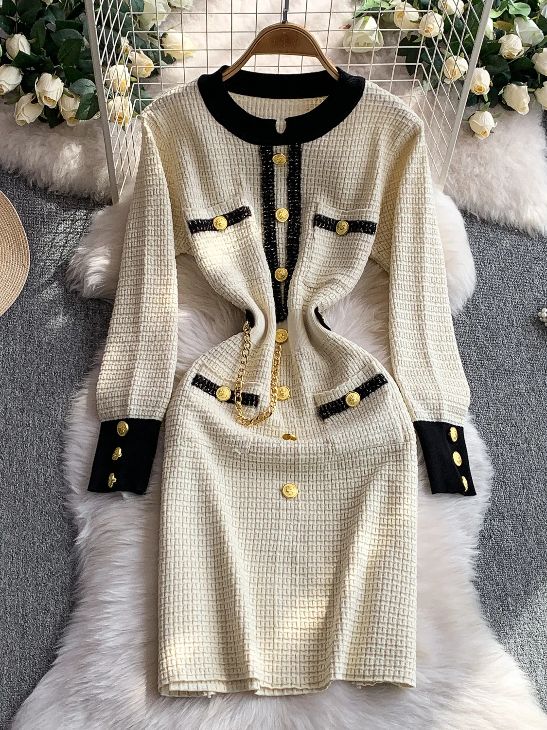 Вязаная женская юбка-бандаж с круглым вырезом, высокой талией и металлическими пуговицами, осенне-зимняя, облегающая, элегантная
Вязаная женская юбка-бандаж с круглым вырезом, высокой талией и металлическими пуговицами, осенне-зимняя, облегающая, элегантная