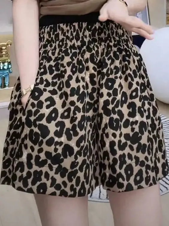Шорты с высокой талией, женские модные повседневные брюки с леопардовым принтом, модные уличные брюки в стиле INS, утягивающие брюки, новинка лета
Шорты с высокой талией, женские модные повседневные брюки с леопардовым принтом, модные уличные брюки в стиле INS, утягивающие брюки, новинка лета