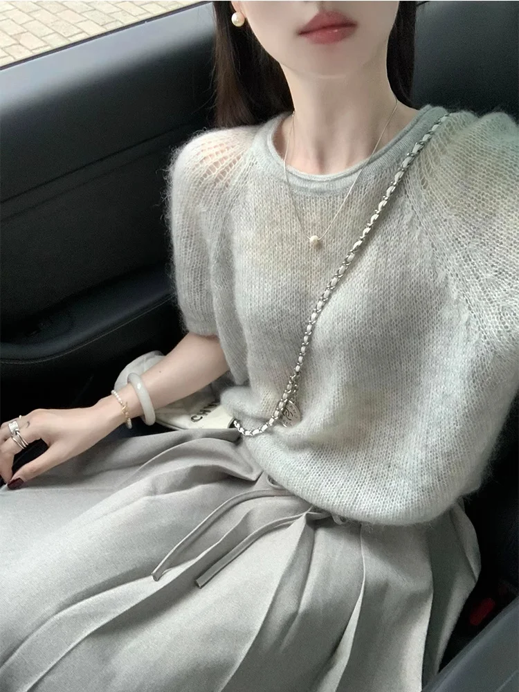 plus Size Autumn 2024 Korean Style Grey Knitted Top Slimming High Waist Skirt Two Piece Set Fashionable Commute Knot
plus Size Autumn 2024 Korean Style Grey Knitted Top Slimming High Waist Skirt Two Piece Set Fashionable Commute Knot