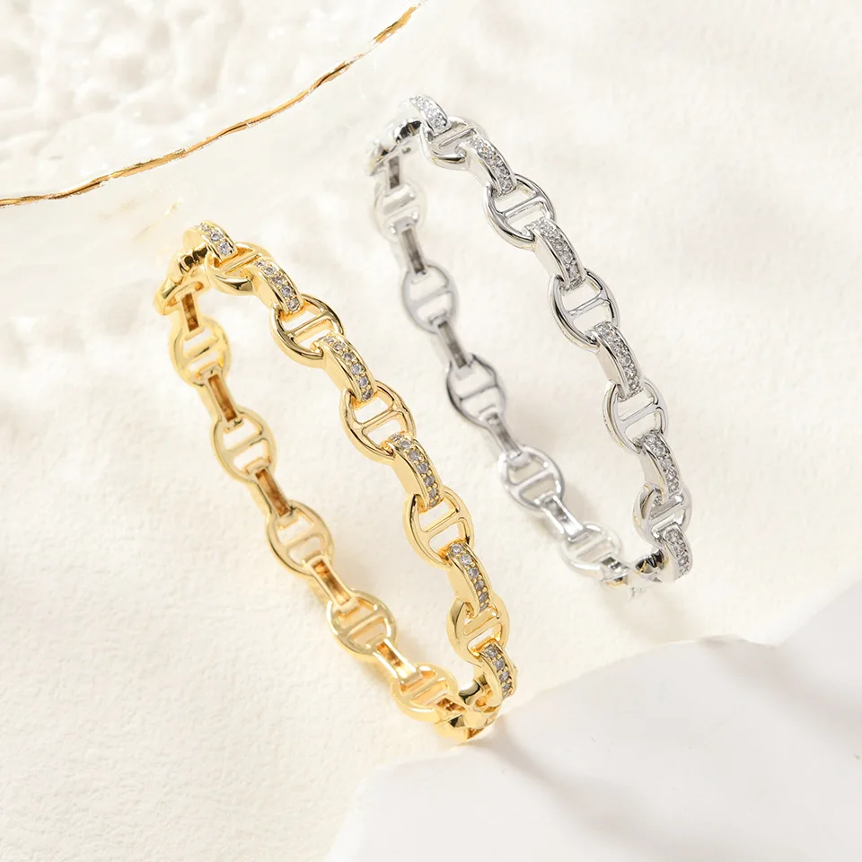 European-American Pig Nose Bangle, Women's Gold & White Gold Open Design,Minimalist Cool Luxury Niche,Exquisite High-End Jewelry
European-American Pig Nose Bangle, Women's Gold & White Gold Open Design,Minimalist Cool Luxury Niche,Exquisite High-End Jewelry