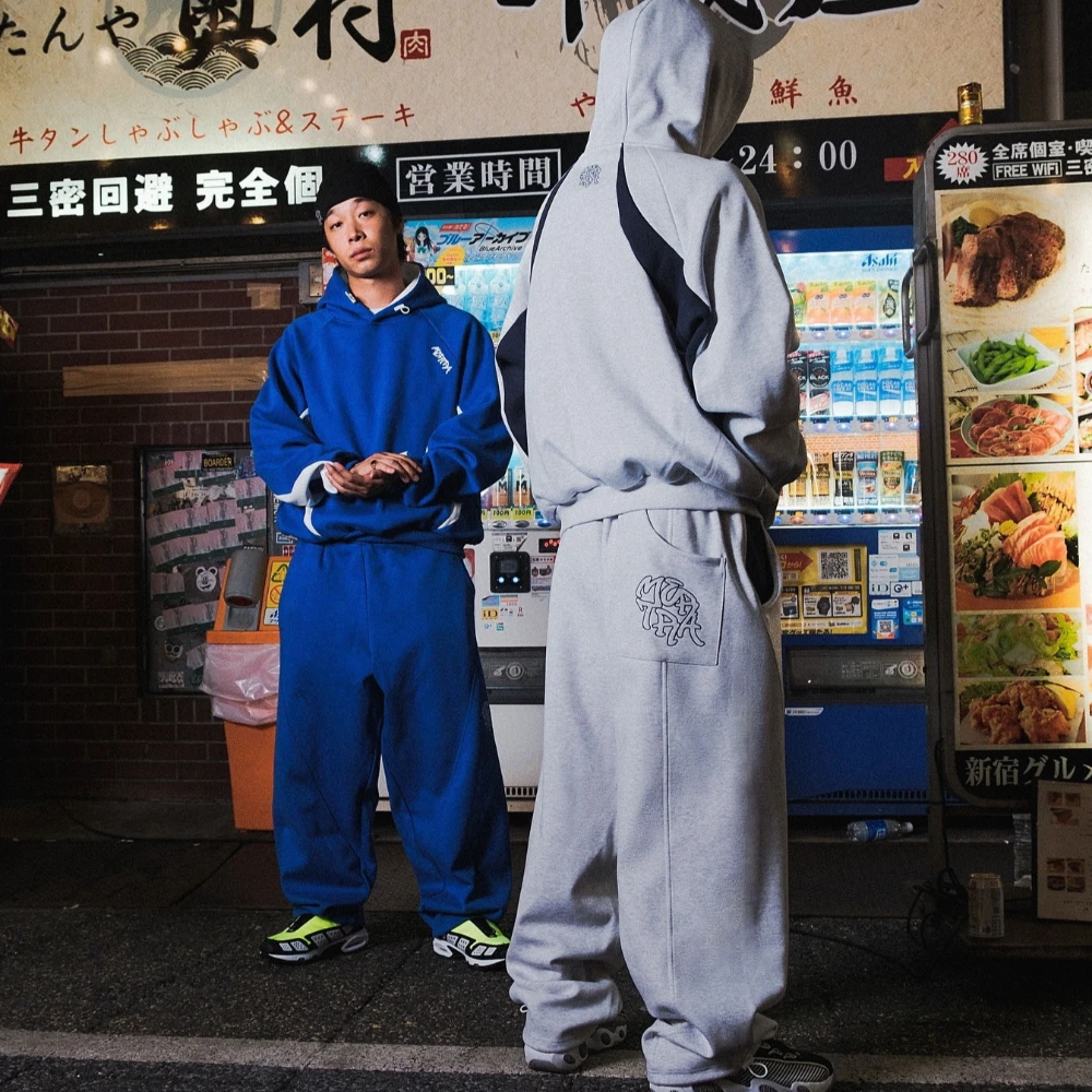Autumn and winter new trendy men's and women's high street Japanese casual sports letter hooded sweatshirt and pants set
Autumn and winter new trendy men's and women's high street Japanese casual sports letter hooded sweatshirt and pants set