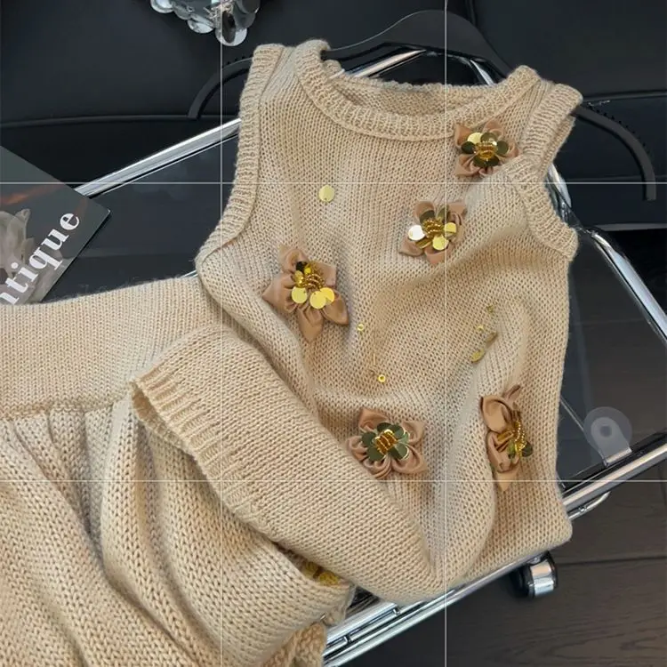Elegant Vintage Sequin Flower Sleeve Knitted Vest Tops Women+ Y2k High Waist A-line Skirts Spring Autumn New Two Piece Sets
Elegant Vintage Sequin Flower Sleeve Knitted Vest Tops Women+ Y2k High Waist A-line Skirts Spring Autumn New Two Piece Sets