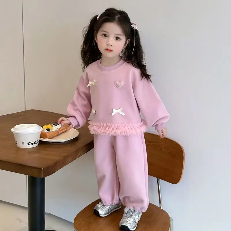 Girls Suit 2025 Autumn New Children's Clothing Korean Style Girl Baby Bow Love Decoration Hoodie Pants Two-piece Casua
Girls Suit 2025 Autumn New Children's Clothing Korean Style Girl Baby Bow Love Decoration Hoodie Pants Two-piece Casua