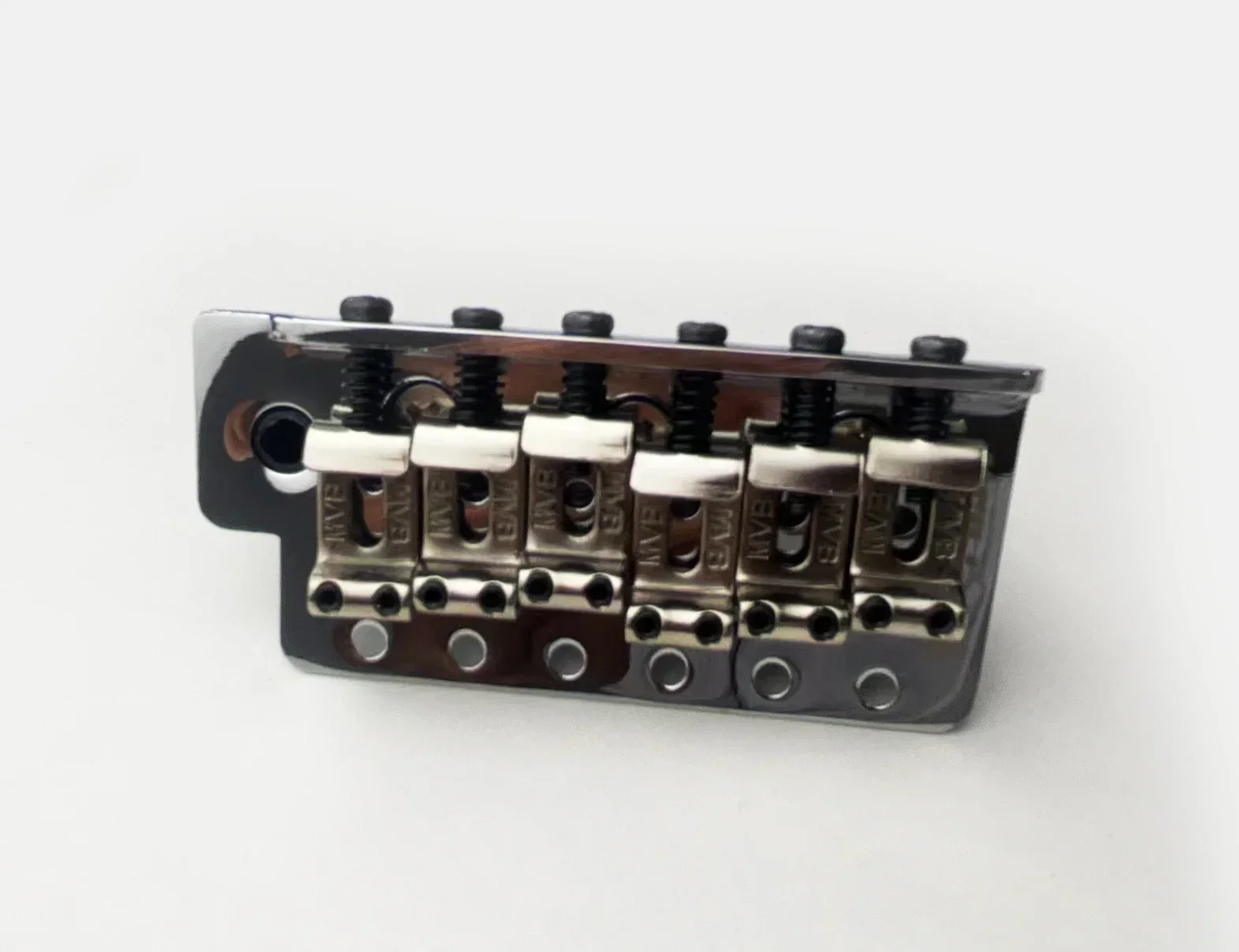 Wilkinson WOV03 Vintage Tremolo Bridge 54mm (2-1/8 Inch) Guitar Equipment Accessory
Wilkinson WOV03 Vintage Tremolo Bridge 54mm (2-1/8 Inch) Guitar Equipment Accessory